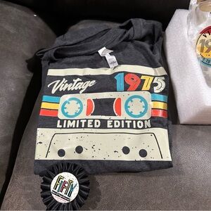 Vintage 1975 Limited Edition women Shirt - grey L plus glass & pin new